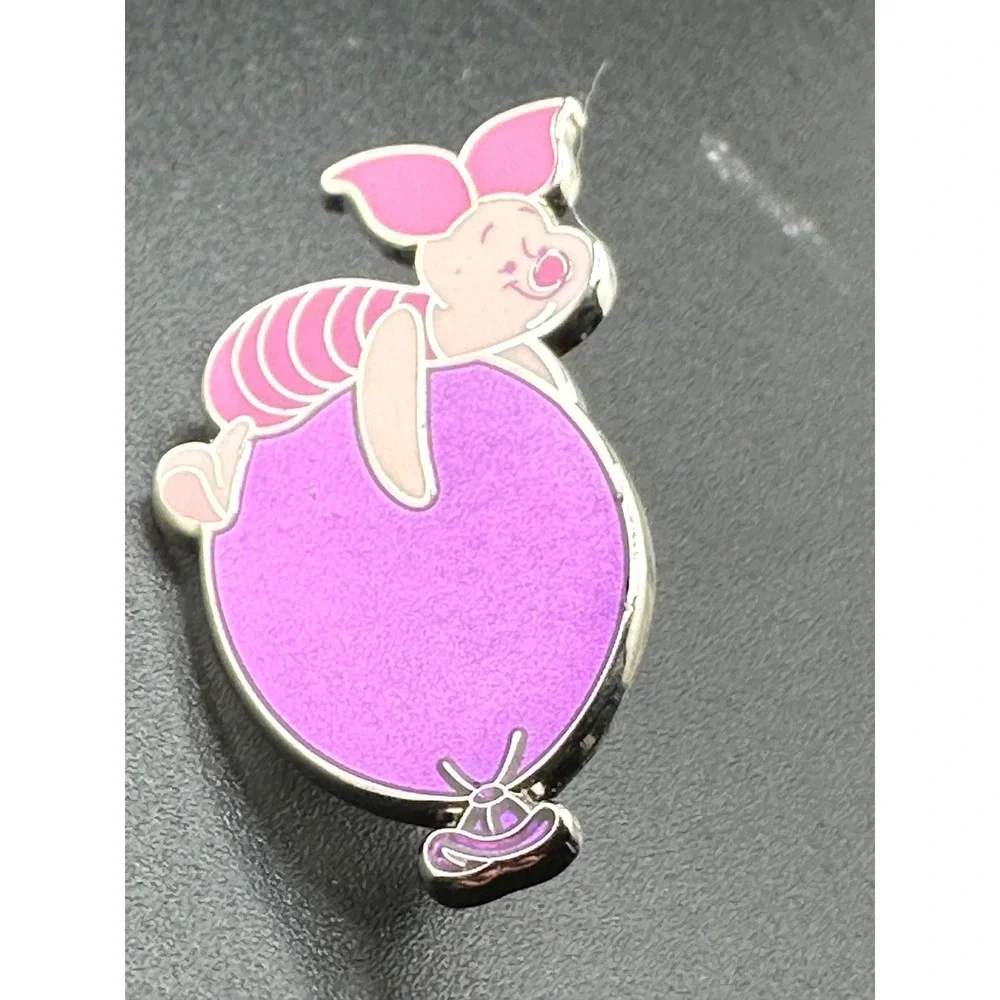 NEW Winnie the Pooh Disney Store exclusive pin on pin Piglet Glitter Balloon